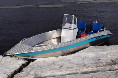 Лодка алюминиевая NewStyle-432 центральная консоль